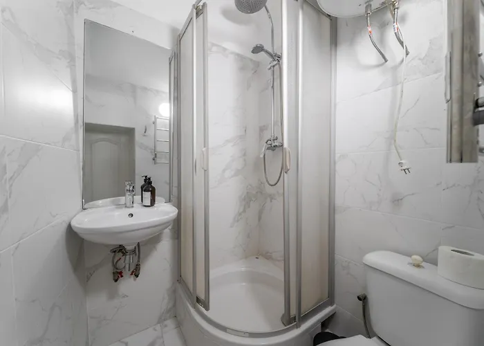 є світло, кондиціонер, центр *